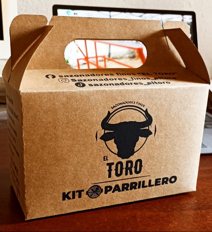 Caja tipo maletin o lonchera medidas: 19x9x12 cms
